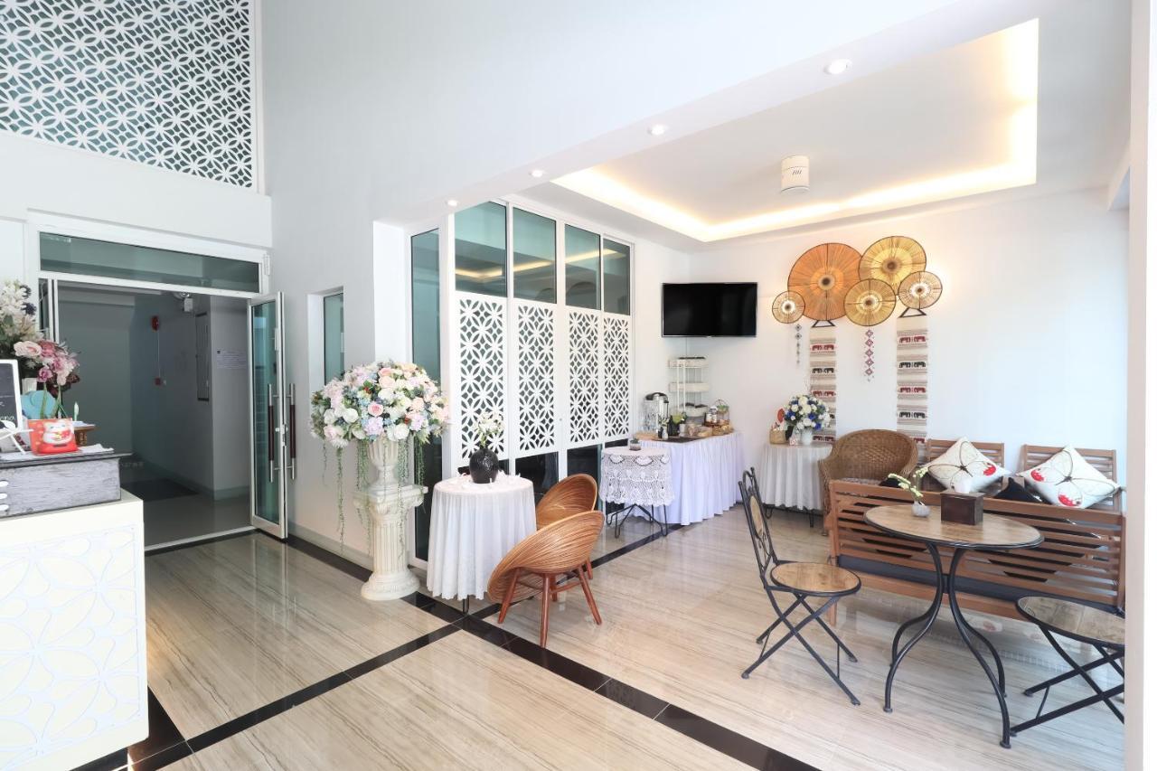 Oyo 374 Room Lanna Hotel Чиангмай Екстериор снимка