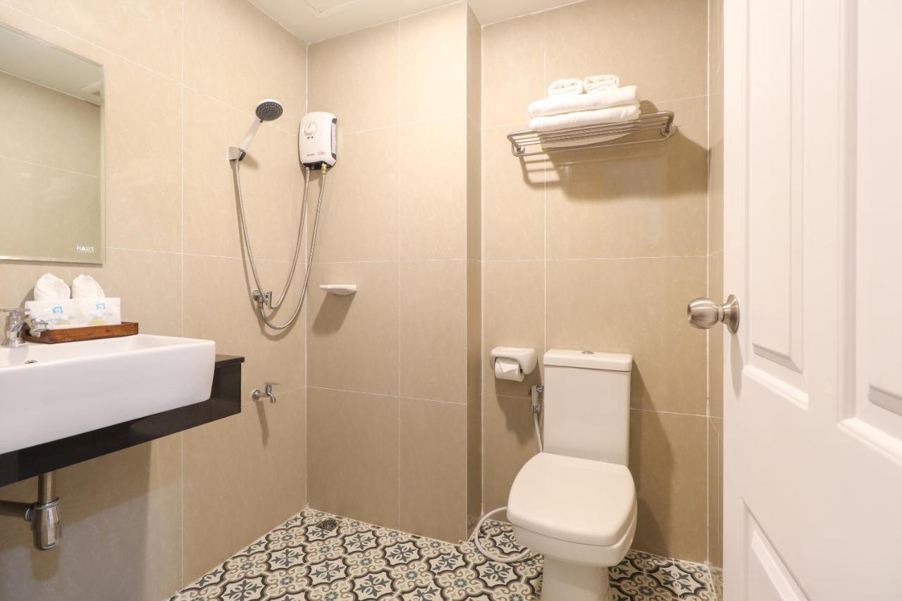 Oyo 374 Room Lanna Hotel Чиангмай Екстериор снимка